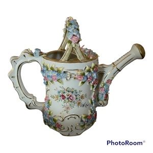 ANDREA by SADEK
Andrea by Sadek Wild Flowers Porcelain Watering Can Japan
